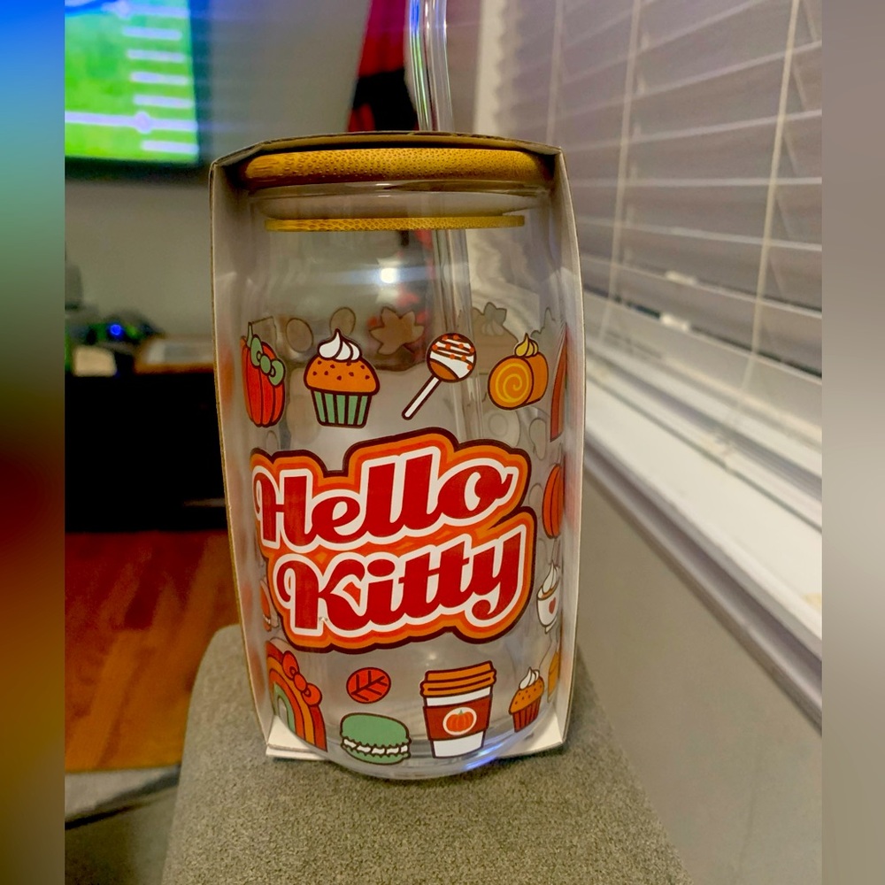 Hello Kitty Halloween/Fall Glass Tumbler With Bamboo Lid & Glass Straw 16 Oz cup